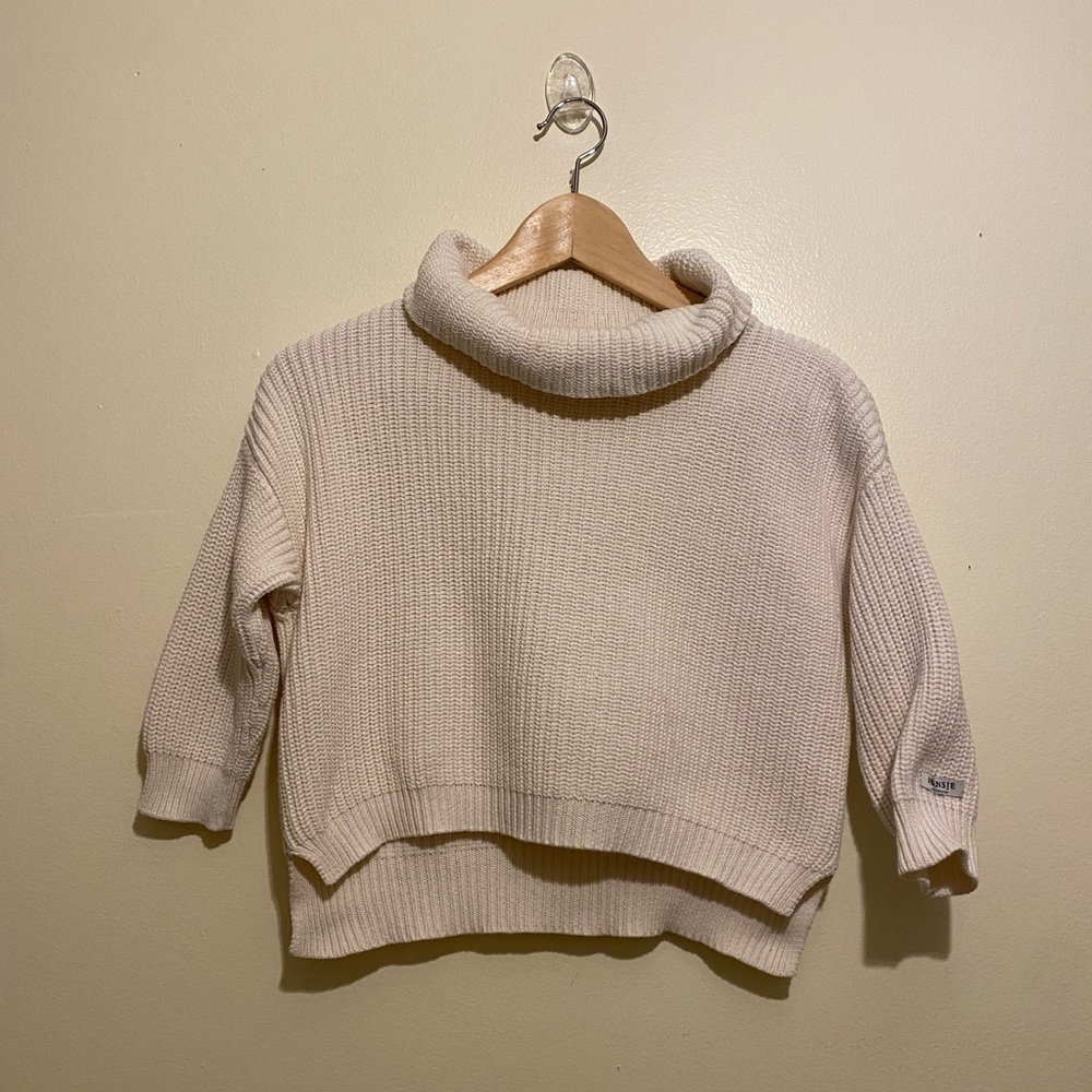 DONSJE Cozy Cream Turtleneck Sweater
